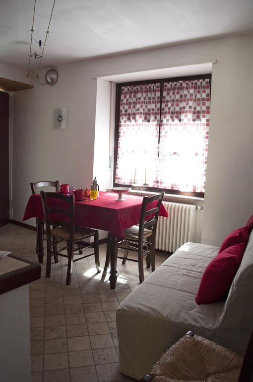 Di-Vinodormire La Morra Room photo